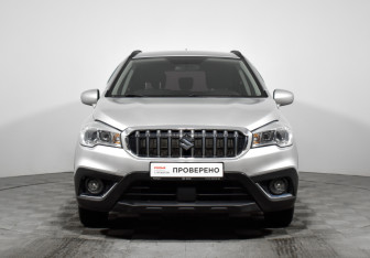 Подержанный автомобиль Suzuki SX4 Hatchback 2019 года (2 фото)