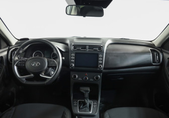 Подержанный автомобиль Hyundai Creta 2022 года (10 фото)
