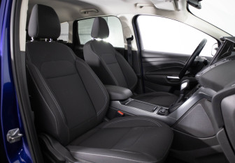 Подержанный автомобиль Ford Kuga 2017 года (19 фото)