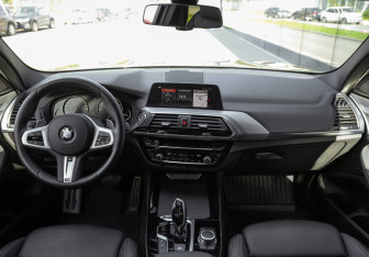 Подержанный автомобиль BMW X3 2020 года (13 фото)