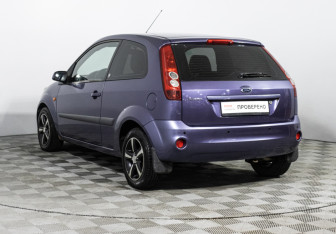 Подержанный автомобиль Ford Fiesta Hatchback 2008 года (7 фото)