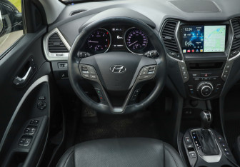 Подержанный автомобиль Hyundai Santa Fe 2018 года (12 фото)