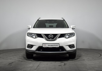 Подержанный автомобиль Nissan X-Trail 2015 года (2 фото)