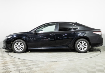 Подержанный автомобиль Toyota Camry Sedan 2019 года (8 фото)
