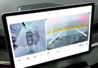 Подержанный автомобиль Zeekr 001 2023 года (16 фото)