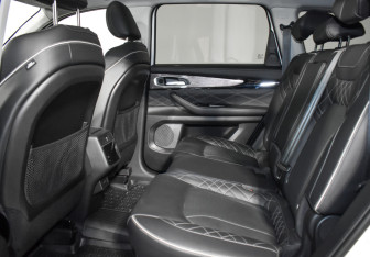 Подержанный автомобиль Exeed VX 2023 года (14 фото)