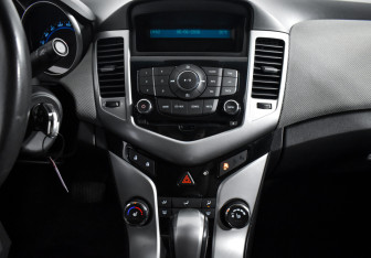 Подержанный автомобиль Chevrolet Cruze Sedan 2011 года (16 фото)