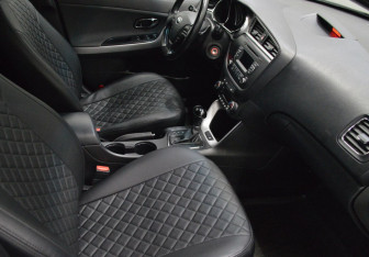 Подержанный автомобиль Kia Ceed Hatchback 2017 года (12 фото)