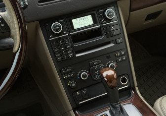 Подержанный автомобиль Volvo XC90 2012 года (21 фото)