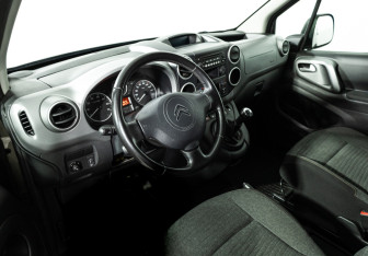 Подержанный автомобиль Citroen Berlingo 2017 года (11 фото)
