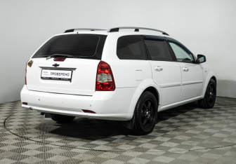 Подержанный автомобиль Chevrolet Lacetti Wagon 2011 года (5 фото)
