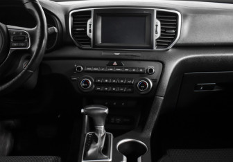 Подержанный автомобиль Kia Sportage 2017 года (13 фото)