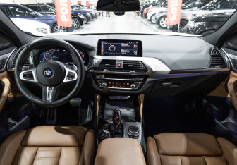 Подержанный автомобиль BMW X4 2020 года (21 фото)