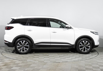 Подержанный автомобиль Chery Tiggo 7 Pro 2022 года (4 фото)