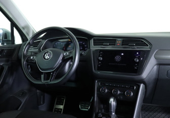 Подержанный автомобиль Volkswagen Tiguan 2018 года (11 фото)