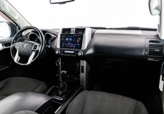 Подержанный автомобиль Toyota Land Cruiser Prado 2013 года (10 фото)