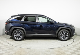Подержанный автомобиль Hyundai Tucson 2022 года (4 фото)