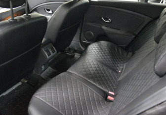 Подержанный автомобиль Renault Fluence 2010 года (10 фото)