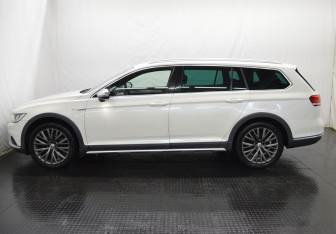 Подержанный автомобиль Volkswagen Passat Wagon 2019 года (8 фото)