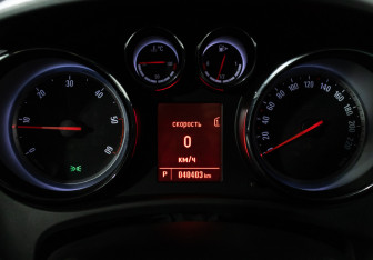 Подержанный автомобиль Opel Meriva 2012 года (12 фото)