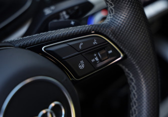 Подержанный автомобиль Audi A4 Sedan 2020 года (14 фото)