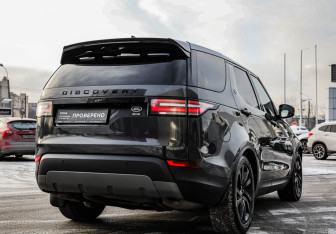Подержанный автомобиль Land Rover Discovery 2020 года (7 фото)