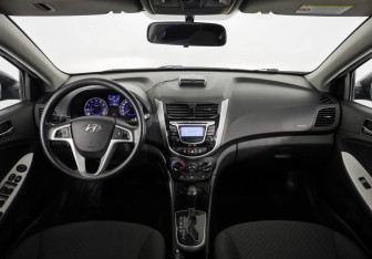 Подержанный автомобиль Hyundai Solaris Hatchback 2012 года (10 фото)