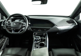 Подержанный автомобиль Geely Tugella 2023 года (13 фото)