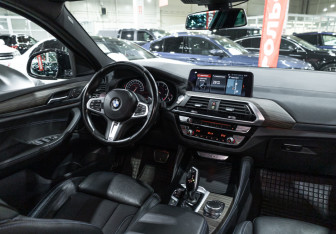 Подержанный автомобиль BMW X4 2018 года (14 фото)