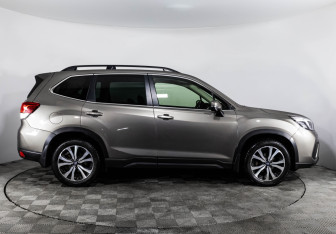 Подержанный автомобиль Subaru Forester Suv 2021 года (5 фото)