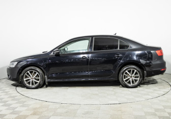 Подержанный автомобиль Volkswagen Jetta Sedan 2013 года (8 фото)