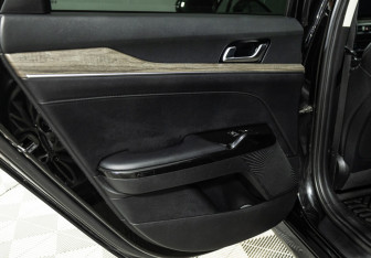 Подержанный автомобиль Kia K5 2021 года (28 фото)