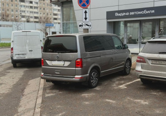 Подержанный автомобиль Volkswagen Caravelle 2019 года (4 фото)