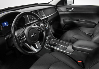 Подержанный автомобиль Kia Optima Sedan 2019 года (9 фото)