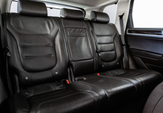 Подержанный автомобиль Volkswagen Touareg 2012 года (22 фото)