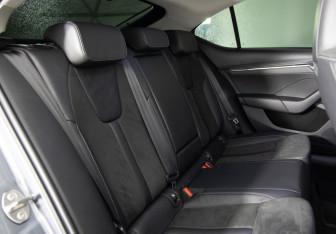 Подержанный автомобиль Skoda Octavia Liftback 2022 года (13 фото)