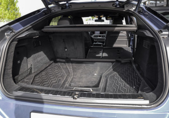 Подержанный автомобиль BMW X6 2020 года (38 фото)