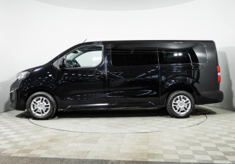 Подержанный автомобиль Peugeot Traveller 2020 года (8 фото)