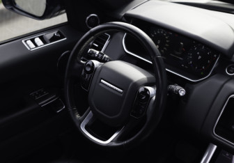 Подержанный автомобиль Land Rover Range Rover Sport 2022 года (27 фото)