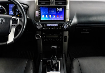Подержанный автомобиль Toyota Land Cruiser Prado 2012 года (12 фото)