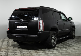 Подержанный автомобиль Cadillac Escalade Suv 2010 года (5 фото)