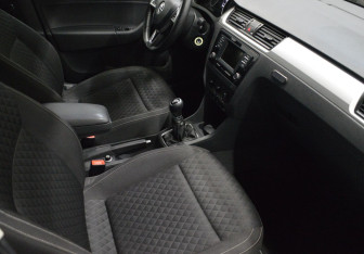 Подержанный автомобиль Skoda Rapid Liftback 2016 года (12 фото)