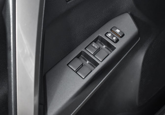 Подержанный автомобиль Toyota RAV4 2018 года (10 фото)