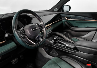Подержанный автомобиль Geely Monjaro 2023 года (9 фото)