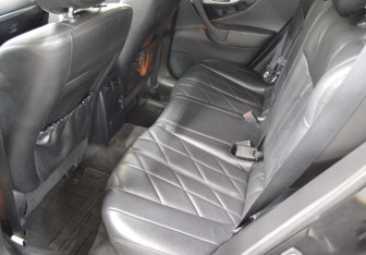 Подержанный автомобиль Infiniti QX70 2013 года (11 фото)
