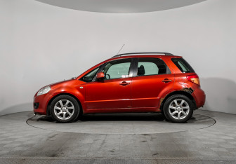 Подержанный автомобиль Suzuki SX4 Hatchback 2006 года (8 фото)