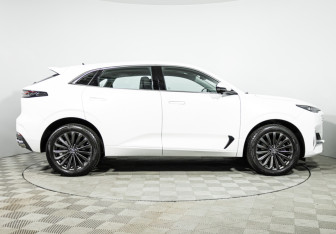 Подержанный автомобиль Changan UNI-K 2022 года (4 фото)