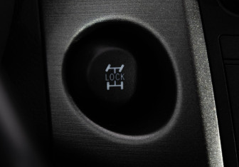 Подержанный автомобиль Toyota RAV4 2010 года (10 фото)