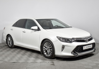 Подержанный автомобиль Toyota Camry Sedan 2017 года (3 фото)