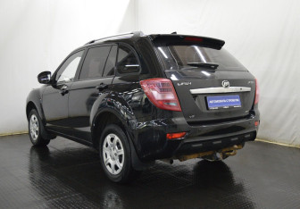 Подержанный автомобиль Lifan X60 2015 года (7 фото)